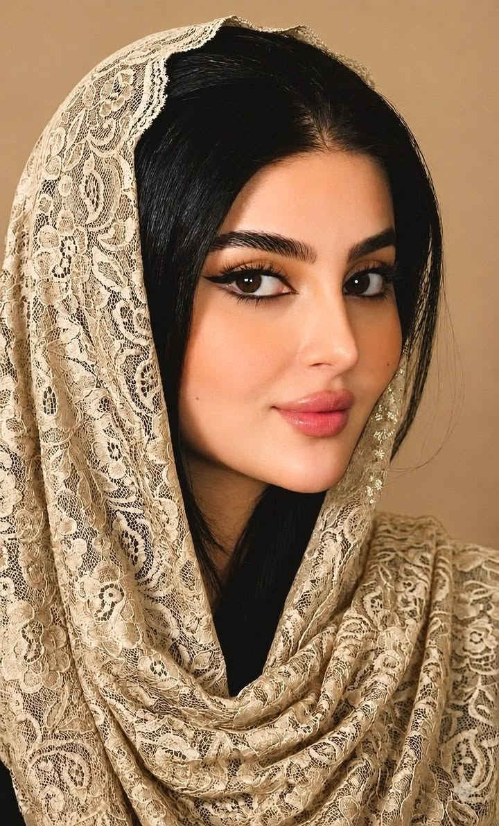 ✨ وصل شال الذكاء الاصطناعي الترند ✨
🧵 خيط بريسم وقماش تول فاخر
💎 نعومة ولمعة راقية جدآ 
🎀 تصميم أنيق وموديل عصري
🌈 ألوان مميزة تتناسب مع كل الإطلالات😍
قياس الشال / الطول مترين والعرض 70 سم ✔️
#الاصلي الكويتي البريسم 💯 

🚘 يوجد خدمة توصيل لجميع محافظات العراق 
للحجز والستفسار خاص


**إذا كنت صاحب هذا الإعلان وتريد حذفه لأي سبب، رجاءا أرسل رسالة إلى الدعم الفني**
