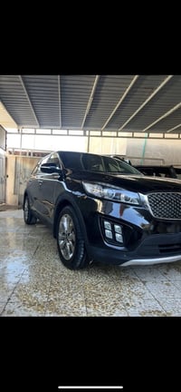 سورنتو مديل ١٨ وارد امريكي سياره جاهزه من كلشي حداد تخم تاير اي نقص ما...