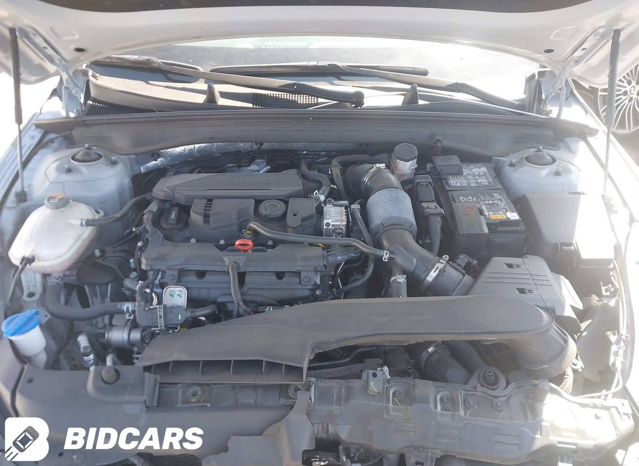 جيتي لاين K5 موديل 2023 سموك 
1600تيربو ماشيه 40 ألف صور الحادث بلمنشور 
معروضه 175 ورقه وبيها مجال بسيط للاستفسار اكثر الاتصال بلرقم *********** مكان السياره بغداد
