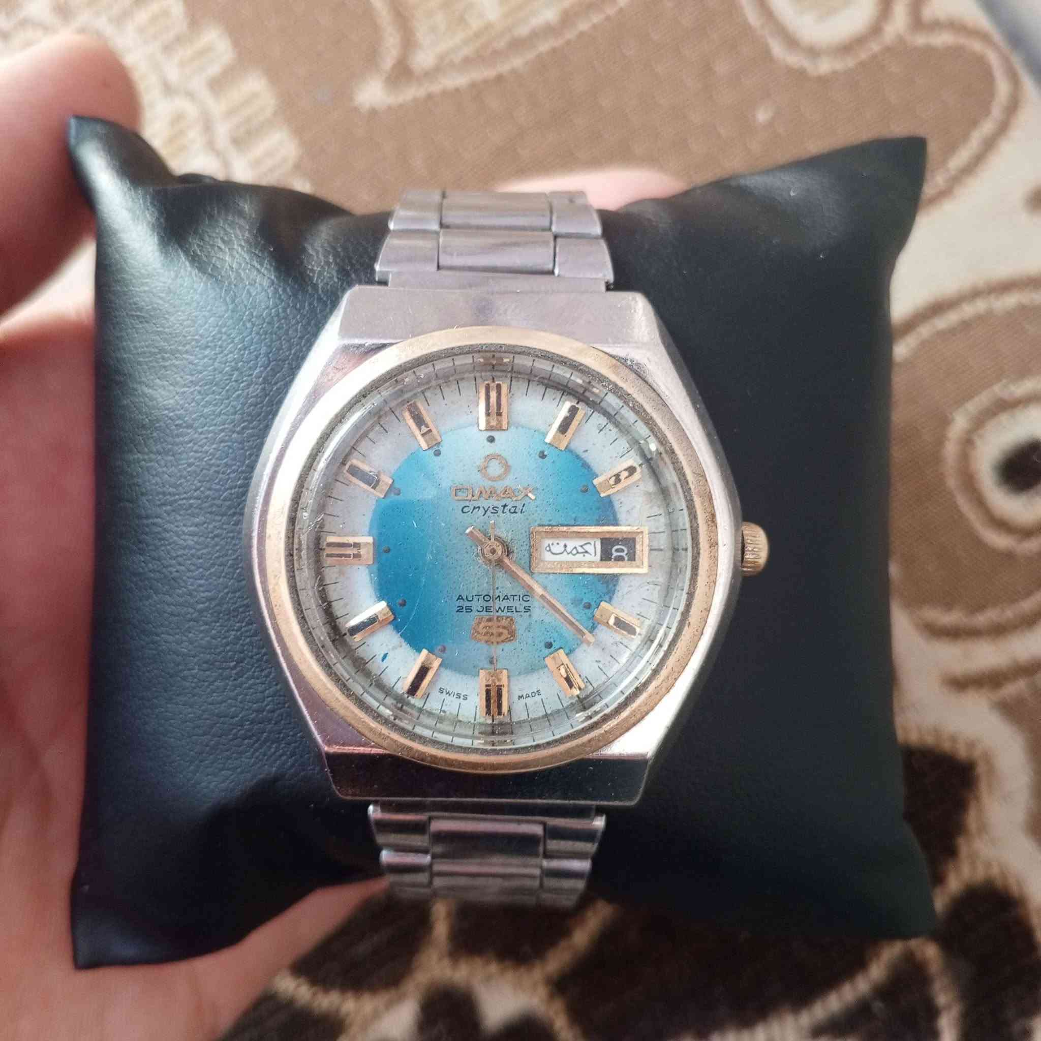 سلام عليكم 
ساعه للبيع اوتوماتيك OMAX
تحتوي على 25حجر 
يوجد توصيل ***********

