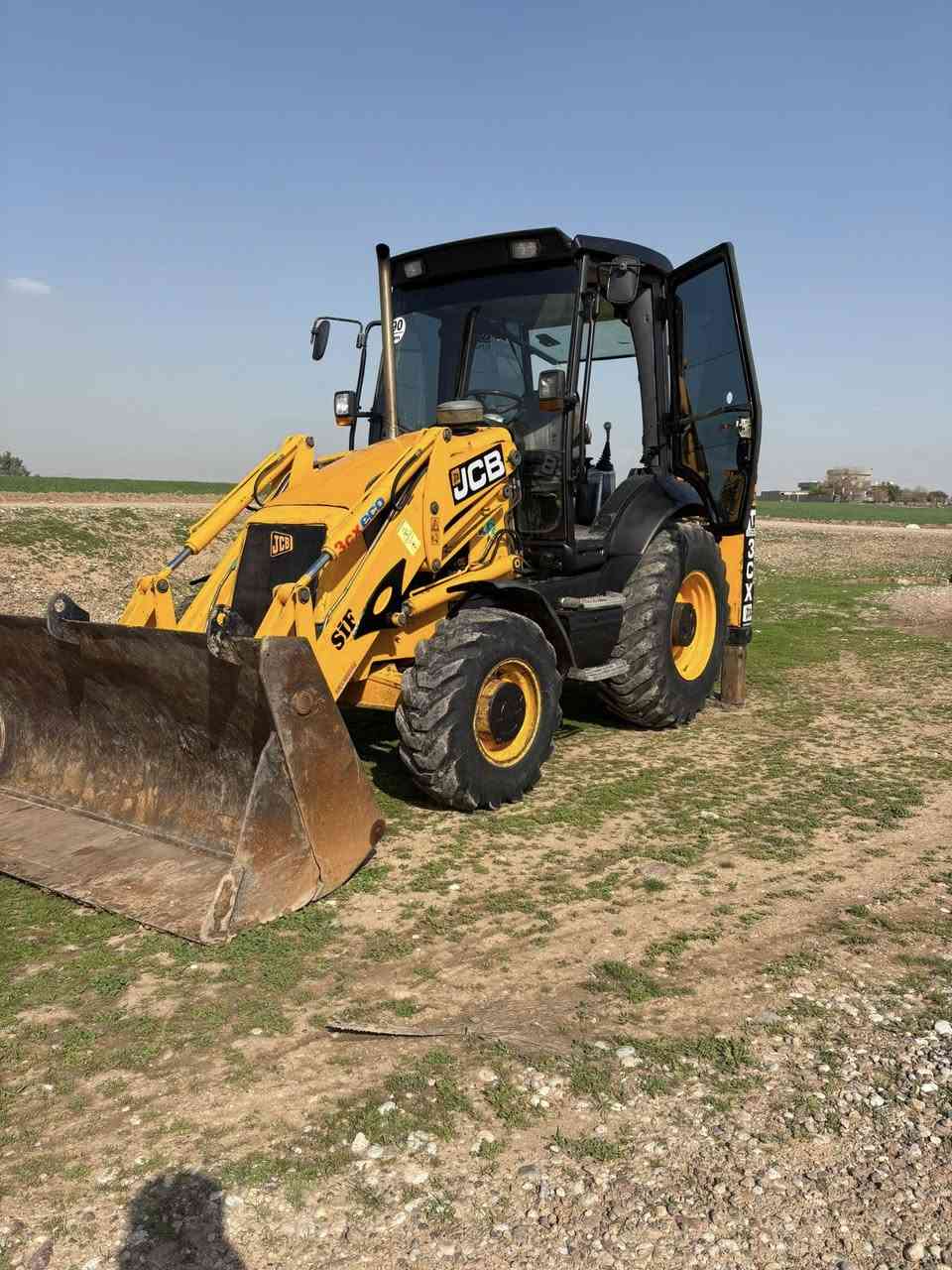 للبيع مؤديل ٢٠٠٤  ***********  ***********
