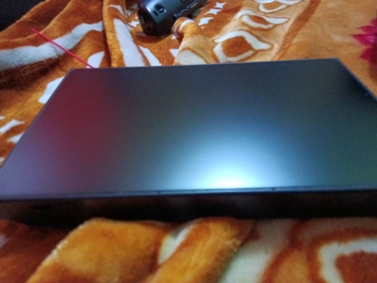 السلام عليكم، لينوڤو ليجين گو Lenovo Legion Go 512GB، بطارية 96.8%، سعره 750 الف قفل.

كامل الملحقات.
نظافة 98.5%.
الشاشة بيها واقي كسر النوع ال "Matt" الطافي الميلمع.

واتس اب: ***********.
توصيل: متوفر.
مكاني: ميو.
