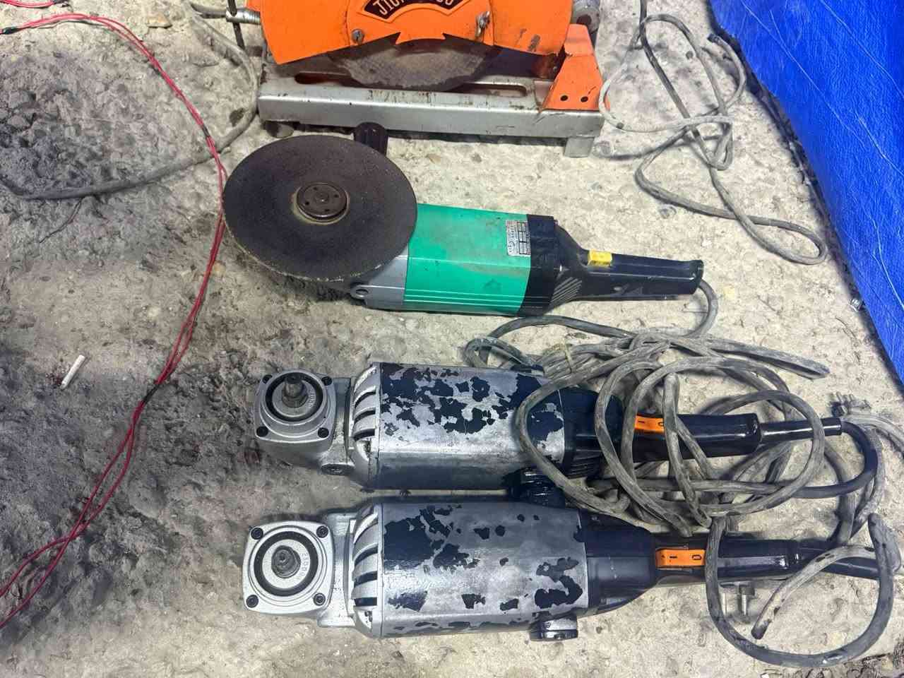 السلام عليكم
كوسرات ودريلات مستعمل بدون تصليح كلها شغاله العدد 9 قطع ابيع شلعه وع الفحص مكاني بغداد


**إذا كنت صاحب هذا الإعلان وتريد حذفه لأي سبب، رجاءا أرسل رسالة إلى الدعم الفني**