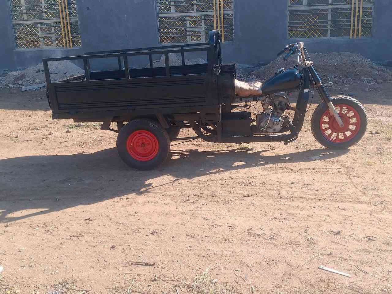 لبيع 2013كلك كلك مكفواله من سرقه ومن ركبه وشاصي شوفت عينك ستوته مكاني بابل محاويل  550وبيه مجال قليل ***********
