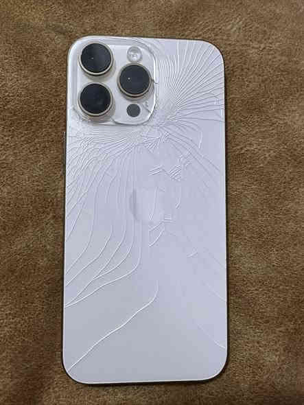 ايفون 16pro max
ذاكره 256

بطاريه 100

جهاز جديد كلش بس ضهره مفطور موضح بلصور 

 ضمان الجهاز ماستر 

داخل الضمان 

السعر مليون و300 وبي مجال كلش بسيط 

العنوان بغداد الغزاليه 

رقم التواصل *********** او ***********
