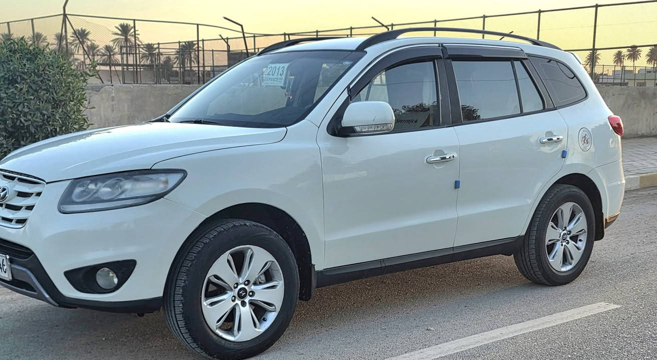 السلام عليكم 
للبيع هونداي سنتافي 2012خليجي مكينه 2400دوش
فول مواصفات..بصمه 
بيهه رشات صبغ. ... السياره جديده وجاهزة بمعنى الكلمه مكينه كير حداديه تخم تاير تبريد تدفئه رقم اربيل الدولي بأسمنه تحويل وكاله حاضر 
العنوان بابل الشوملي / السعر120$/***********\\***********
