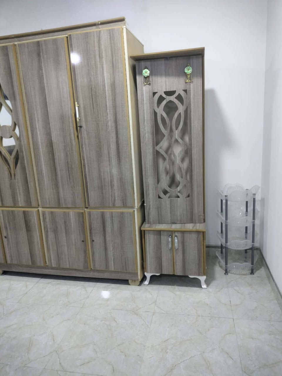 غرفة نوم للبيع كلش نضيفه للسعر تواصل مع الرقم ***********
