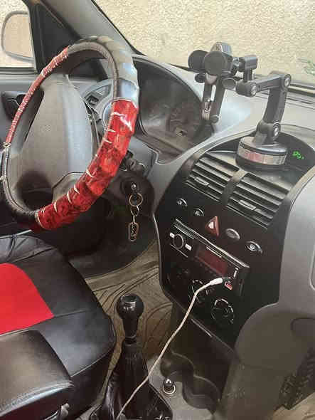 طيبه 2015 سياره بيها جاملغ وبنيد ابدل فقط ضربه حيل خفيفه وغراض شركه أصليات تخم تاير سياره جاهزه مكينه وكير خير من الله سياره جاهزه كبل الشغل السعر 38 وبيها مجال شي قليل كبل الشغل جاهزه وسياره مامتعوبه بيها خيط بخار قليل الستفسار *********** مكانها بغداد
