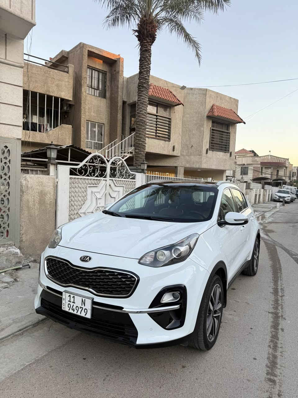 السلام عليكم للبيع سبورتج 2020  مكينه 2000 دوش ماشيه 39000الف كيلو حقيقي لون ابيض داخل بيجي سياره بنروما بصمه كشنات كهرباء  شاشه كامره خلفيه رقم بغداد رقم وهزه جديده اب اسمي سياره مكفوله من صبغ وتبديل بيه بارد كلش قليل بدايه جاملغ الامامي اليمنه  سياره جاهزه من كلشي تخم تاير وباتري ودهن جديد 
عارضه ب228 وبيه مجال
مكانه بغداد المنصور
***********
