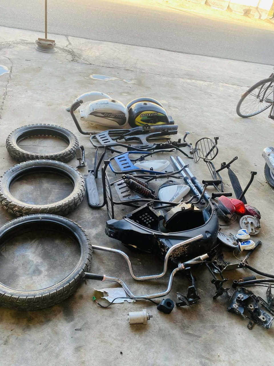 سلام عليڪم ادوات بوكسر للبيع  5كير و4كير مڪاني بعقوبه ناحيت العباࢪه***********
