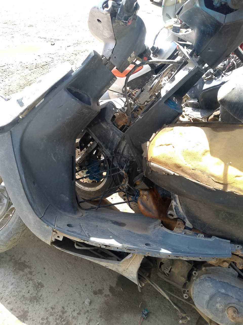 السلام عليكم 
دراجات تفصيخ للبيع 
ابيع هل موجود 
ان سله شاصي نظيف سعر100 
اف اس ابيع ع 100 طافي 
الاتصال *********** 
مكاني المسيب صوب البوحمدان
