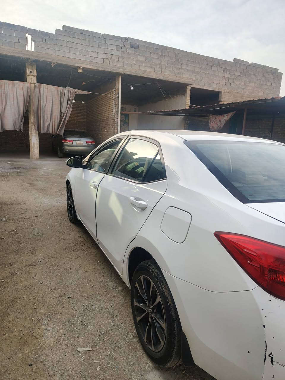 سلام عليكم
كورلا 2018 للبيع 
مواصفات se 
المكان ديالى بعقوبة الوثبه 
حادث موضع بالصوره والسونار جديد بتاريخ اليوم 

السعر 133 وبيها مجال 
للاستفسار الاتصال  
***********
