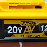 بطاريات متنوعة • ماركات مختلفة