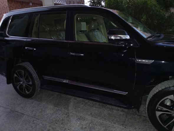 للبيع لاندكروز موديل 2021 ماشيه 89، السعر 52$ الف دولار سياره مكفولة كفاله عامه بل باكيت رقم اربيل محرك 6 سلندر فول موصفات مكان السياره في الرمادي رقم الهاتف ***********
