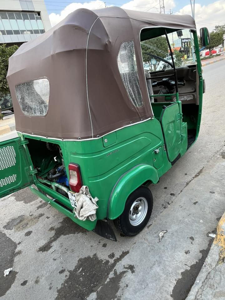 السلام عليكم تكتك للبيع 22 رقم بغداد نكليزي 11 معمر دوس ولغد يسرى أكفلك تبخير وتنقيص واكسل تكتك باسمي تحويل ثاني يوم مكاني محمودية بغداد شراي يدخل خاص او الاتصال من ضهر موجود تخم ويل وتاير جبلي‭(0775 864 1396)-‭0751 658 7216‬)
