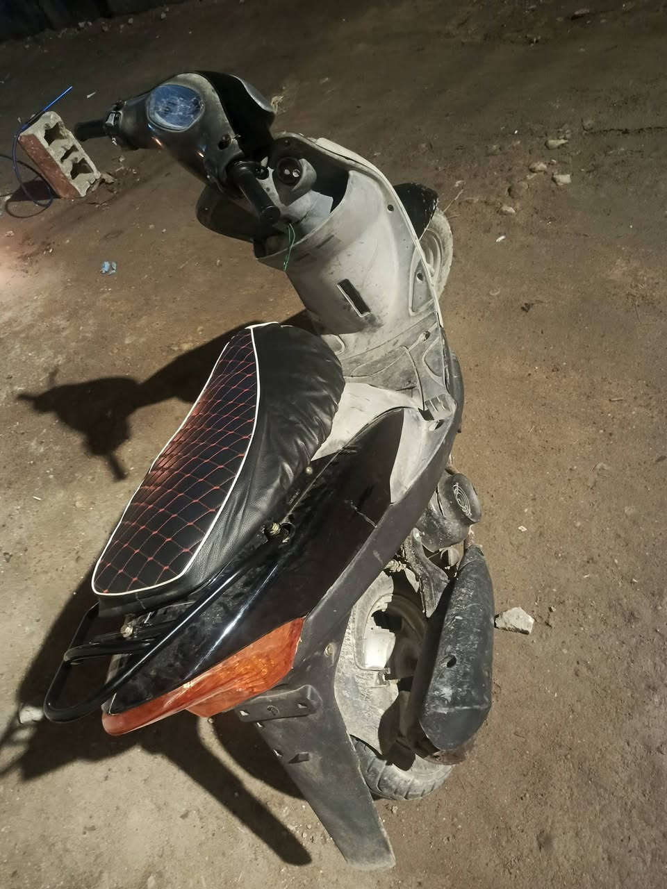 سلام عليكم  شباب دراجه لل بيع  الدراجه مفتوحه  وبوشته 49  اشاير شغاله  الايت شغال بس سلف مو شغال  رايدله دشالي كفره الكدام موجود ولدراجه ناعمه  السعر 550وبيه مجال  *********** رقم الهاتف المكان البصرة
