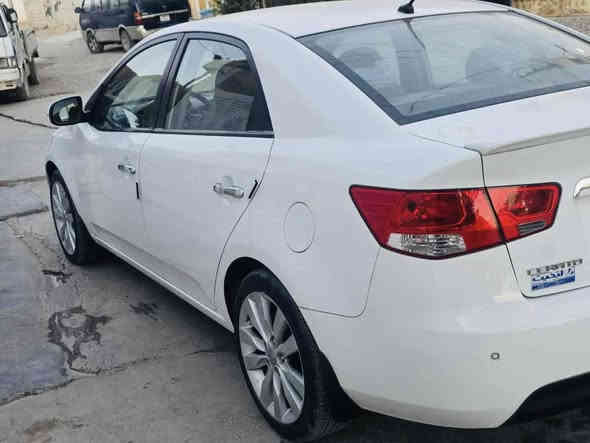 سلام علیكم 
سیارتو مودیل 2012
بدون صبغ 
بدون بارد
دبل كیر
امرایە شفت 
حاسە كامرە
5ويل 17 مرغوب
ABS
السيارة فول بدون تنته 
4تايرات زيرو
صالنصه جبير
داخل اسود
131 km ماشيه
سعره 125
السياره بسمي جديد السنويه والرقم
***********

سیرات مۆدێل 2012
 بێ بۆیاخ و بێ سارد 
 .  دەبڵ گێر
 ئاوێنە شەفت 
حاسە کامیرا 
پێنج ویل 17
ئەی بی ئێس
 فولە بەس سلایت و بەسمە نیە .
 گێر و مەکینە بە شەرت
 چوار تایەی اسپێری  تازە 
سالانسە گەورە
 ناو ڕەش 
131 هەزار رویشتوە .سعری 125 معامەلە بەناو خۆمەوەیه سەنەویو ڕوقەمی تازەیە
***********
