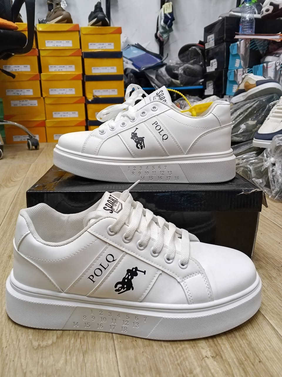 زوجين ب25الف
توصيلةالمناطق القريبه مجانا🔥🔥
كافه مناطق البصره 3الف 
جميع المحافظات 5 الف
انستكرام top_shose90
***********
العنوان شارع السايلو قرب مستشفى الشفاء
