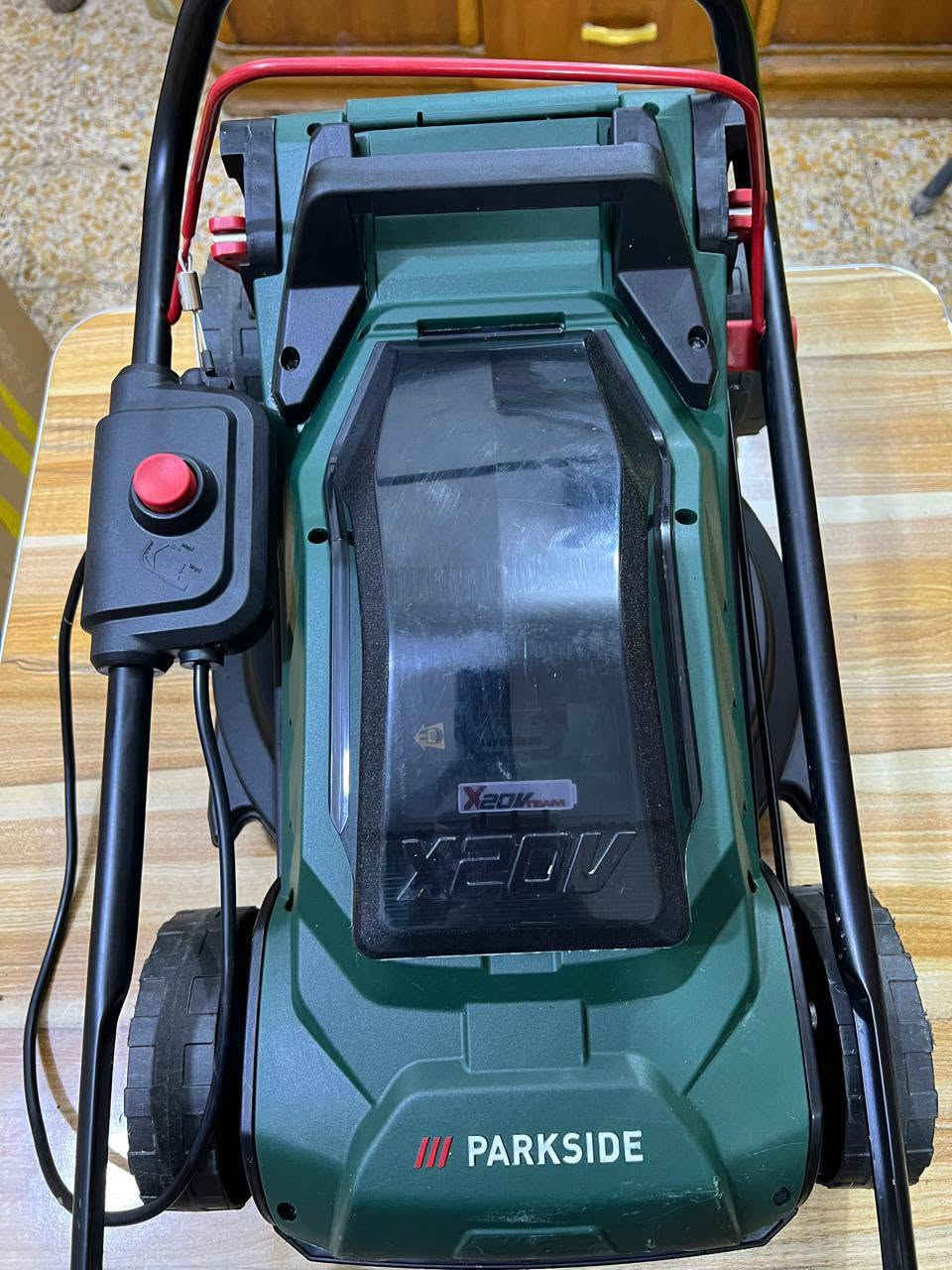 جزازة عشب ( مكينه قص الثيل ) من نوع Parkside X20V مميزاتها : 

* تعمل على البطارية 
* نظام تعديل مركزي على طول العشب بدقة وسهولة 
* مزودة بشفرة متينة حتى تضمن قص نظيف وسريع  
” السعر 40 الف “ 
للتواصل والاستفسار : ***********
متاح توصيل لجميع المحافظات
