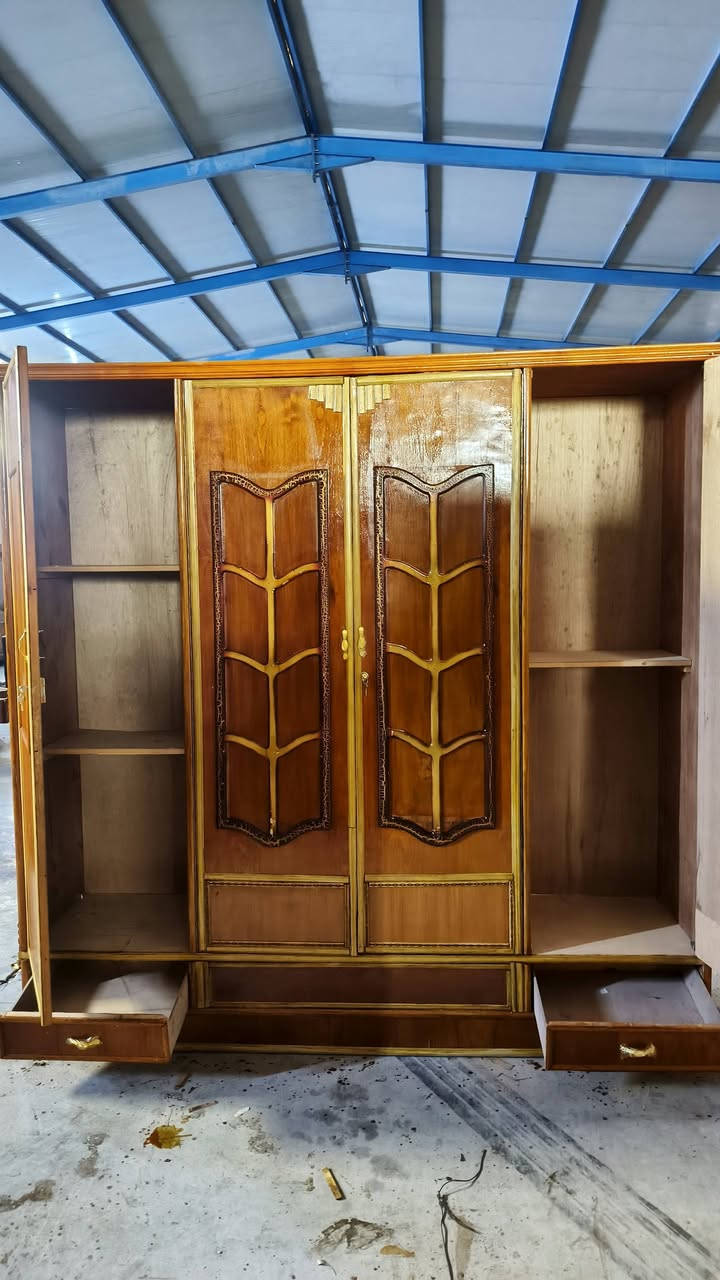 السلام عليكم كنتور 4ابواب حطاطه صاج نضيف كلش كل ضرر مابيه السعر 225وبي مجال الستفسار انتصل ***********المكان هبهب الأن
