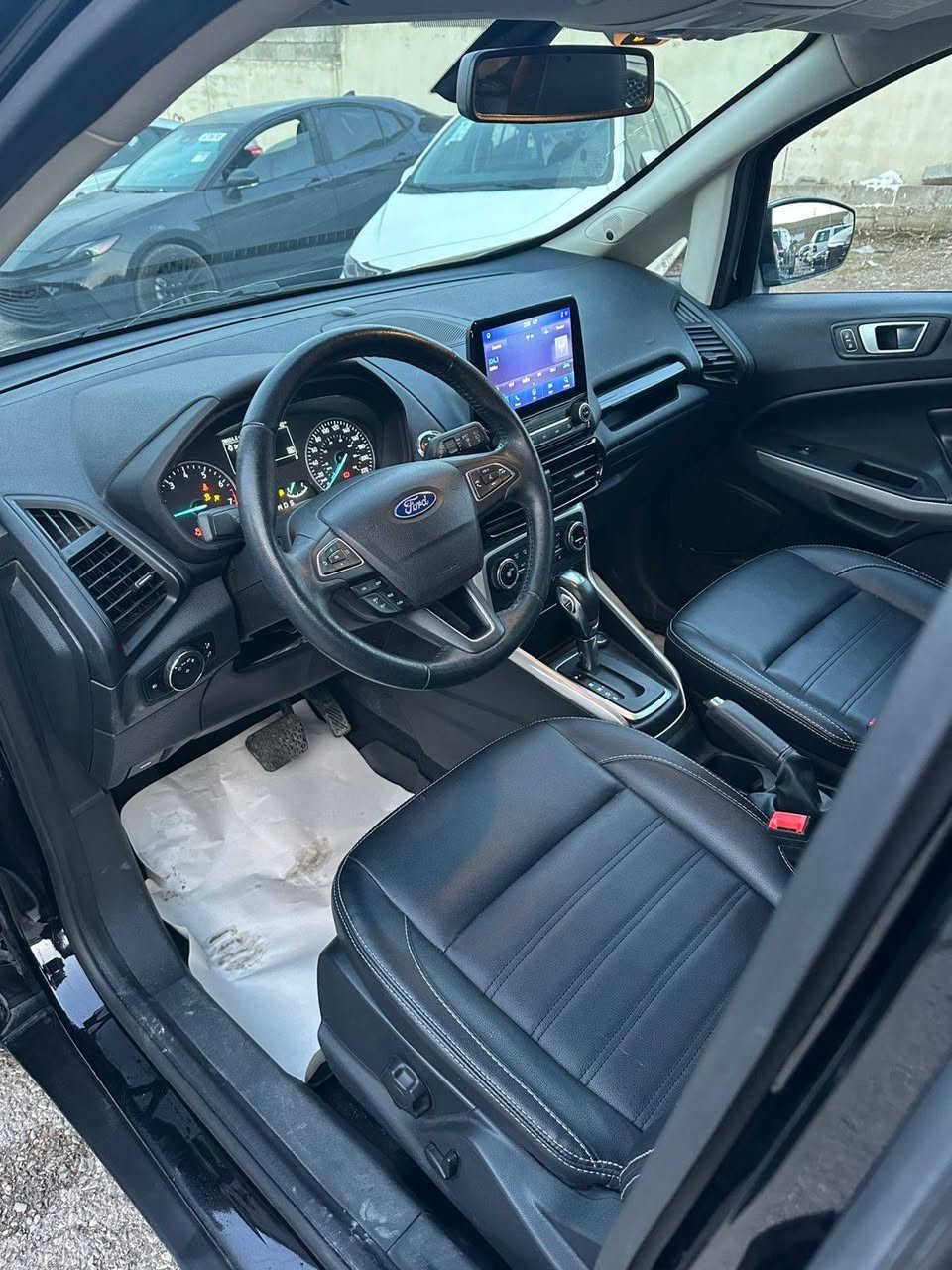 🚗 للبيع فورد ايكوسبورت Ford EcoSport 🚗

الموديل: 2022 
الفئة: Titanium 4WD اعلى فئة
اللون: اسود 
رقم: سليمانيه  سنوية جديدة
الممشى: 32 ألف ميل فقط
الحادث: جاملغ + بنيد فقط -+بيه بارد بالباب السايق 
المواصفات:
- دفع رباعي 4WD
- محرك ٤ سلندر  اقتصادي جداً بالبنزين
كشن- جلد اسود - شاشة لمس - كاميرا رجوع
- بصمة -  - رادار - حساسات
- السيارة بحالة ممتازة ميكانيك وكير ومحرك

السعر: 135$ ورقة وبيه مجال بسيط للشراي
المكان: بغداد - الاسكان - شارع مستشفى الطفل
للاستفسار: ***********

السيارة جاهزة للفحص بأي وقت وبأي مكان
