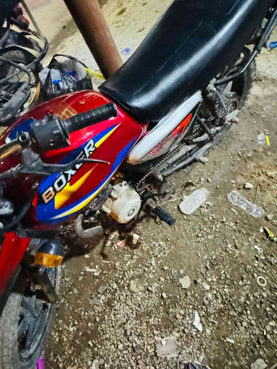 بوكسر جبلي 21 تانكي مال كلاسك موجود تانكيهة بس مضروب دراجة صوته ناعم مثل ماموضح بل فيديو العداد حادث وبدلته نواقصه <صينية مال زنجيل-فج امامي-صنودة بريك> الدراجة اوراقه ضايعة تجي تاخذها من لباب اكلفكياها قانون وعشاير من سرقة 
600 وبيه مجال حك الجية الاتصال فقط على الخط واتساب مامتوفر
***********
