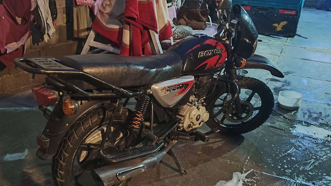 السلام عليكم دراجه بوكسر 23 مكينه بدايه تبخير دراجه بدون اوراق  اكفلها من لسرقه سعر
سعر 800 وبيها مجال مكاني مدينه لصدر رقم ***********
