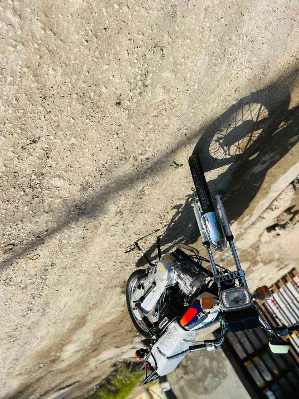 السلام عليكم دراجة للبيع نامه دراجة جديدة كبل للشارع موديل ٢٥
مكان  بابل الحمزه الغربي ***********
