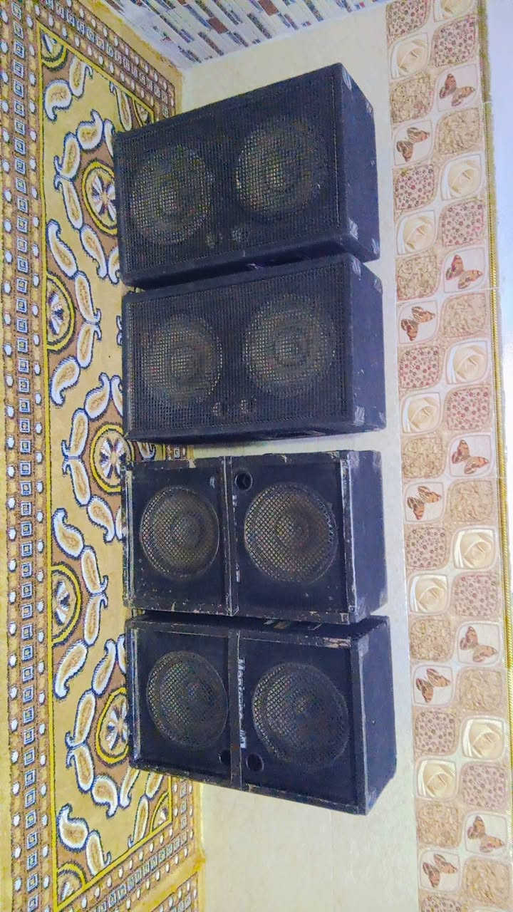 السلام عليكم 
سماعات شغال وع فحص زوج 200 وبيه مجال مكاني كوت حي الحكيم ***********
