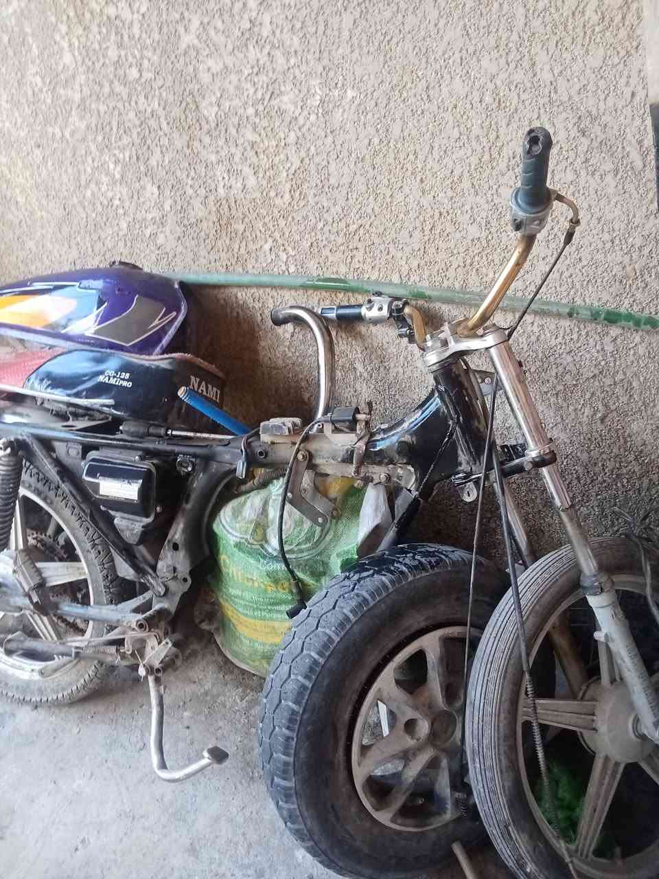 السلام عليكم هاي دراجه جانت تشتغل فصخناها نصلحها وخرب واهسنه الي حاب يشتريها هذ الرقم *********** قيم واخذها اعلى سعر ابيعها اله  مادري اذا اوراقها بعدهي عندي او لا
