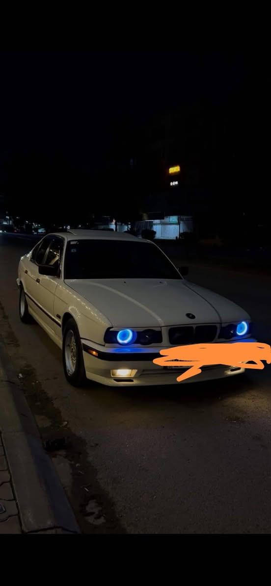 السلام عليكم #مكلف_بالنشر للتواصل مع راعيها هـذا رقمه جمعه مباركه
*********** تواصل عل اراقام
 بي ام 525 فانوس موديل 1991 للبيع او مراوس وارد امريكي حادث جاملغ امامي فقط صبغ عام جماليه السياره احلى من الصور بهواي
كير محرك مكفولات
السياره فول مواصفات
فتحه
بجم عريض
دعامياتm امامي خلفي
تلفون بلاد
كراسي كهرباء فول تحكم
تجاوي كهرباء
تدفئه كشنات
جام اربعه كهرباء
ستيرن كهرباء
مري منفصل كهرباء
برده خلفيه كهرباء
دبل ايرباك
دمام صندوك اصلي
ويل خليه جديد اصلي
سنتر لوك
جام كهرباء 4
لايت زنون عالي
شاشه كامره دواره امامي خلفي
كهربائيات كلها شغاله
تبريد منضومه جديده كامله بس بنهاية الصيف الكمبريسر صار بي صوت
السياره جاهزه صدر بي ملاحضات بسيطه بل امامي الخلفي جديد
رقم انبار دولي الجديد بسمي تحويل ثاني يوم مشروع وطني السعر 50 وبيها مجال حك الجيه 
مكانى الفلوجه حي العسكري
