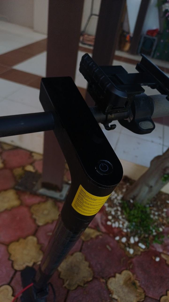 سکۆتەری کارەبای  Xiaomi Scooter 4 pro
پاک و بێ عەیب بۆ فرۆشتن لە سلێمانی هەموو شتێکی لەگەڵە بۆ زانیاری تەلەفۆن بکەن بۆ ئەم ژمارەیە 
0751 055 0611

Xiaomi Scooter 4 Pro. 
Works well
Maximum weight: 120kg
Top speed:25 kmh
Incline:20°
Torque(power): 350W-700W
Weight:17kh
