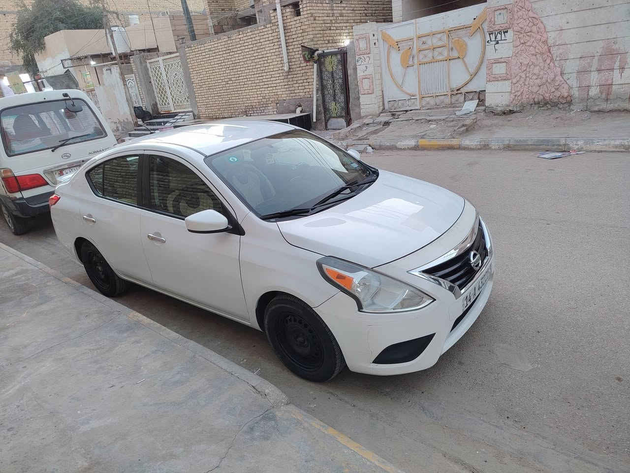 نيسان فيرسا 2018 مكسيكي 
كير مكينة كفالة 
ضربتها گد شبر بالجاملغ فقط 
السيارة بأسمي رقم انكليزي 
سنوية لل 30
هزة جديدة 
صور الحادث بالمنشور
رقم بصرة مكان السيارة ناصرية 
للاستفسار اكثر الاتصال او المراسلة واتساب
***********
