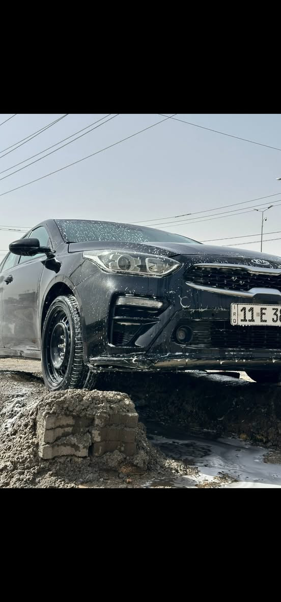 السلام عليكم فورتي 2019 حادث بنيد وبارد جاملغات 2 بارد محرك 2000 دوش ماشيه 41 الف ميل والمحرك مفتوح رقم بغداد باسمي السعر 130 وبيها مجال 
رقم ***********
***********
مكاني كربلاء
