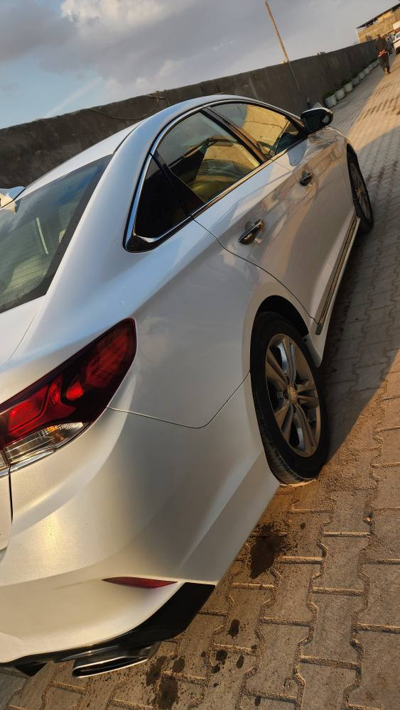 فول مواصفات سبورت  ، بدون ايرباك، رقم اربيل 

المواصفات
1 بصمه ودخول بصمة ابواب وترحيب 

2 سلايد روف 

3. شحن وايرلس

4 رادار نقطة عمياء

5. مقاعد جلد

6. المقاعد الامامية تدفئة

7 تدفئة بالستيرن

8 مقعد السائق كهرباء

9 تبريد قطعتين والامامي منفصل السائق عن الراكب 

10 شاشة مع جهاز فتح يوتيوب بالشاشه

11. كامرة دوارة مع حساسات رجوع للخلف وتنبيه بالشاشه

12 جنطة ذكية فتح عند الاقتراب

13 مكينة 2400 

14 تحكم فول بالاستيرن 
مثبت سرعه واوامر صوتية وتحكم بالشاشه 

15 شفتات للكير بالاستيرن

16. ويل كب 17
*********** البصرة, العراق
