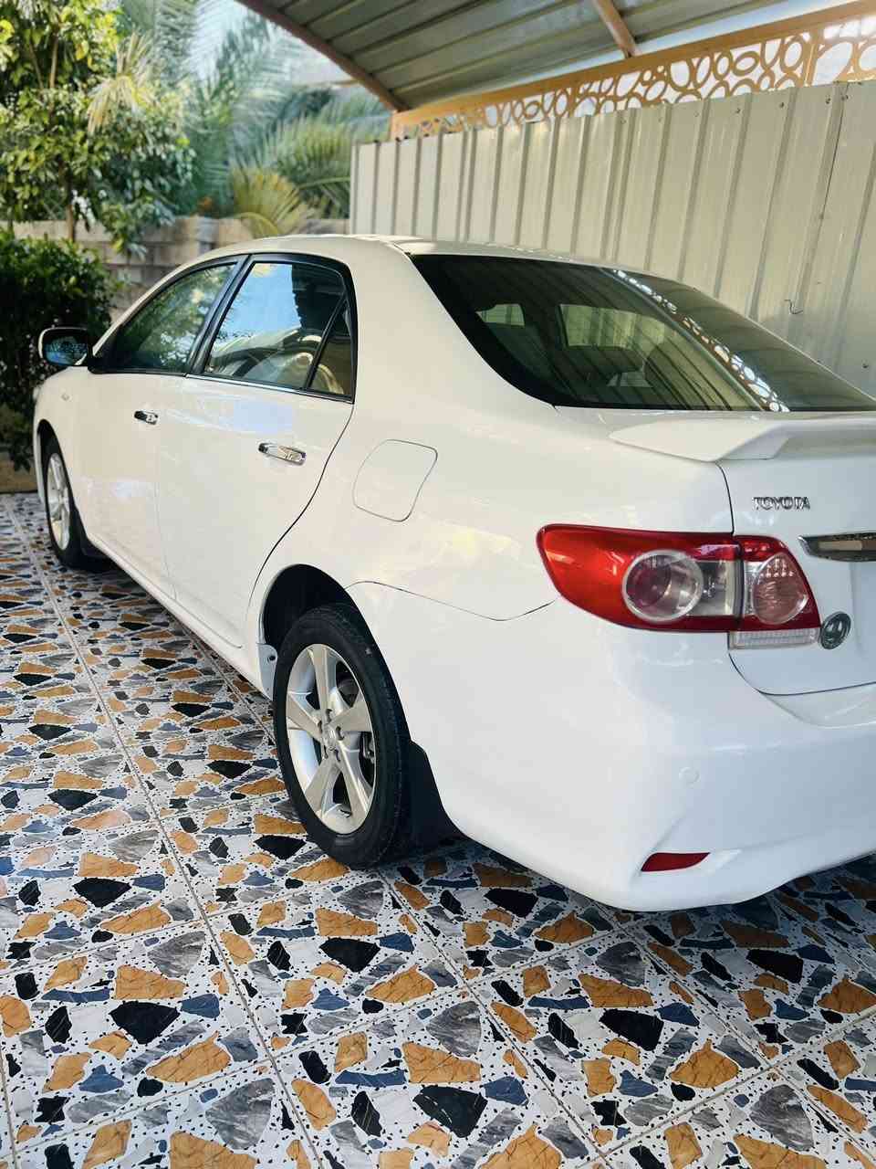 السلام عليكم كورله موديل ١١ خليجي 
محرك ١٨٠٠ كير صدر تايرات تبريد كامله من كلشي 
رقم صلاح الدين تحويل ايمت ما تريد بيها صبغ بل باب الخلفي الوره السايق محرك وكير شرط السعر ١٣٢ وبيها مجال مكان السياره الضلوعية الجبور ***********
