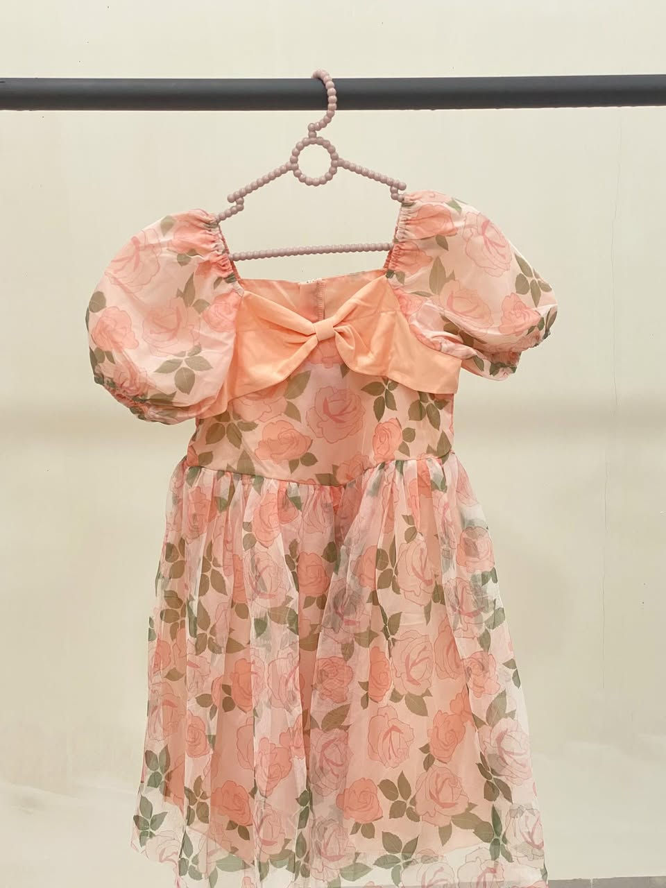 السلام عليكم 
مجموعة فساتين العيد 
💫✨💖

تفاصيل القطع مكتوبه بقناة التلي 
https://t.me/hz_s_tore

التواصل رقم الواتساب : ***********

حساب الانستا: hz_s_tore

سعر كل الفساتين على 8 الف
