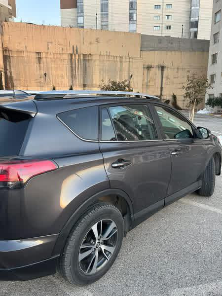 للبيع تويوتا راف فور 2018 فول، ماعده بصمة
ماشي 68,000 كم
السعر 187 سيارة بحالة كلش نظيفة، استعمال خفيف واهتمام واضح
مكينة تمام 100%، كير ناعم وما بيه أي ملاحظة
سيارة نظيفه، داخلية مرتبة بدون أعطال
مكيف ثلج، السيارة جاهزة للاستخدام مباشرة (شغل وامشي)
ما تحتاج أي صرف، كلشي بيها مضبوط


**إذا كنت صاحب هذا الإعلان وتريد حذفه لأي سبب، رجاءا أرسل رسالة إلى الدعم الفني**