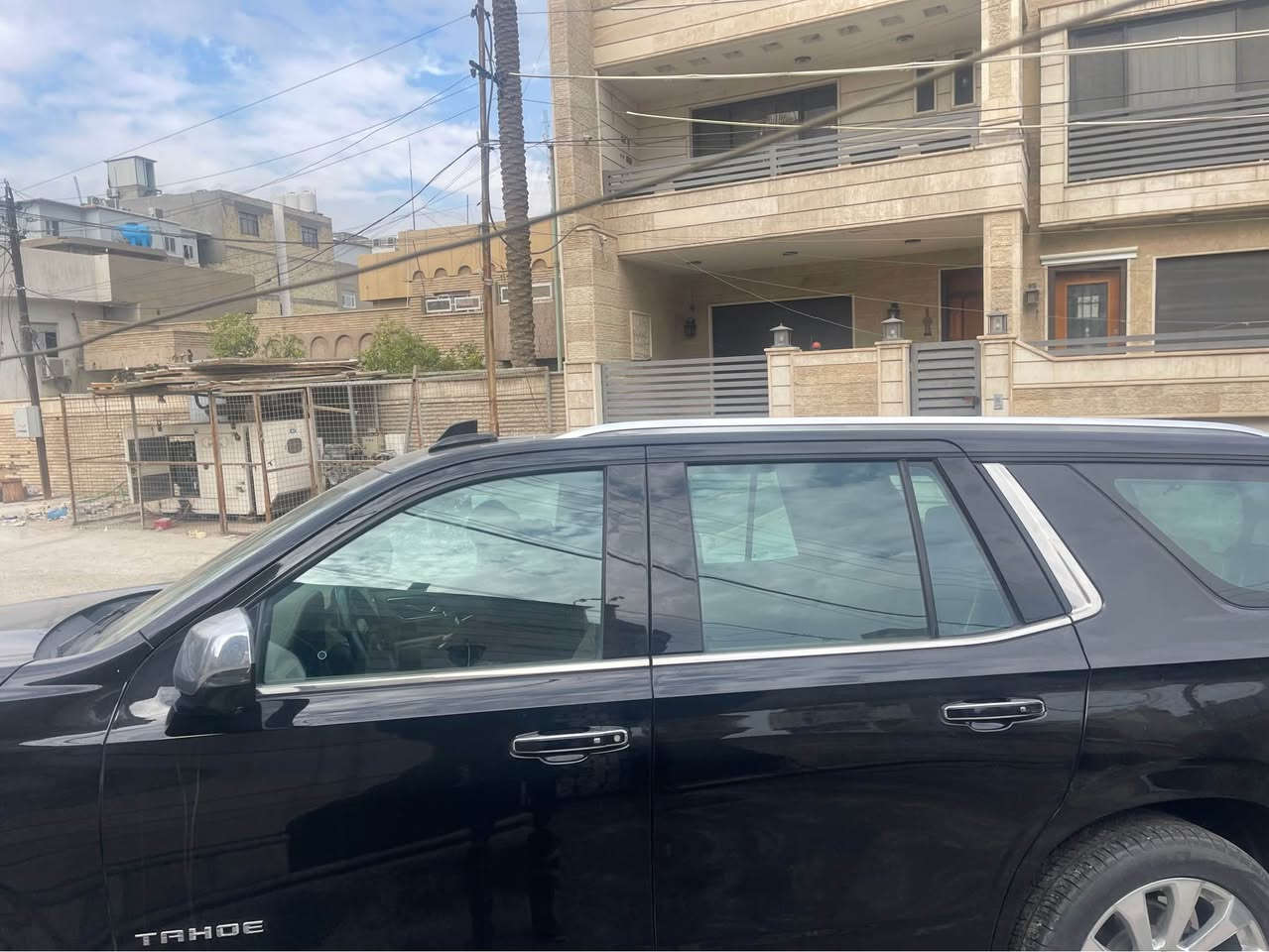 سلام عليكم 
تاهو اربيل 
بيه صبع بالجاملغ الامامي
الاتصال ***********
مكان الكراده بغداد, العراق
