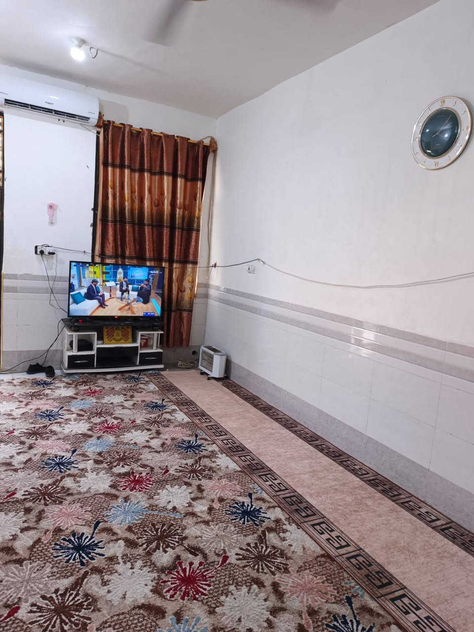 أسعد ألله أوقاتكم بكل خير أحبتي الكرام 🏢
اللاستفسار ***********

توفر دار سكن طابقين 🏭

مساحه 260 متر
على شارع 10 م
جميع الخدمات متوفره 
مدارس + ماء + كهرباء 

محتويات الدار  طابق لارضي⬇️
كراج +دوانيه + صاله + موزع 
مطبخ + غرف نوم عدد 3
مجمع صحيات خارجي + داخلي

محتويات طابق ثاني ⬇️
صاله + غرف نوم عدد 2 + مشتمل صحيات 

السعر 115 وبي مجال

العنوان : أبي الخصيب شارع أبوكوصره يبعد عن شارع ابوكوصره 40 م

نوع العقار : طابو زراعي المالك عراقي سند 25

اللاستفسار ***********
