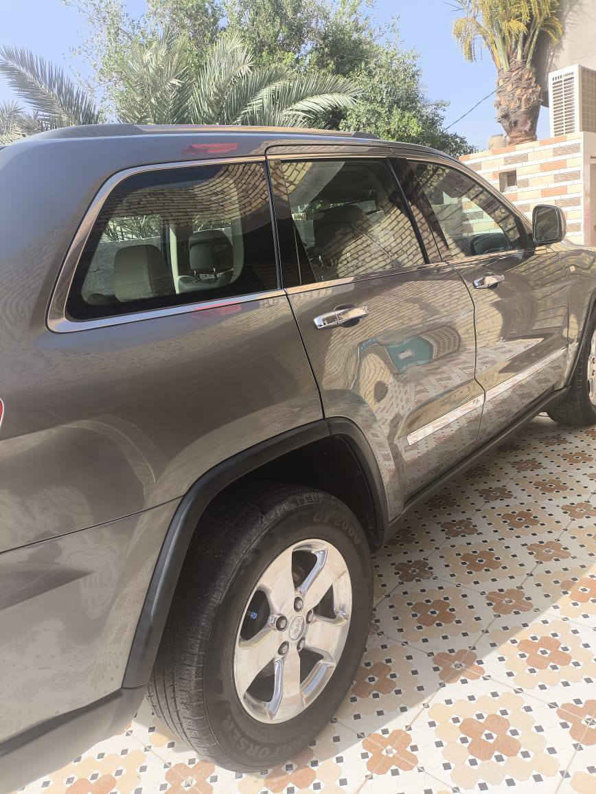 سلام عليكم اخوان من رخصت ابو الكروب 
جيب لاريدو
وارد خليجي 
تبريد ثلج ❄
موديل 2012 
السياره خير من الله
السياره بيهه قطعه وحده چاملق 
بنراما فتحت سقف
شاشه كبيره 
سماعت صوت خير من الله 
الشراي بي خير ويدلل 
المكان واسط كوت مركز المدينه 
السعر خاص.  رقم الهاتف
 ***********
بي واتساب 🗯
والشراي بي خير ويدلل ❤👍🏻
