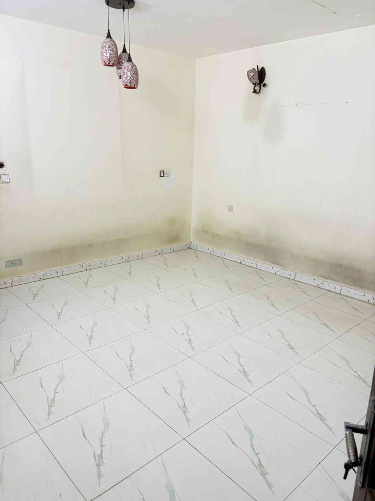 بيت للبيع
السلام عليكم
بيت للبيع خور الزبير  بالهندية
طابو ملك صرف بأسمي
تحويل مباشر المساحة 300م
ثلاثة غرف 
استقبال
مطبخ
حمام داخلي
حمام خارجي
حديقة كبيرة جدا
للأستفسارالأتصال على الرقم ***********
للتواصل اتصال فقط او واتساب
السعر 150وقابل للتفاوض
