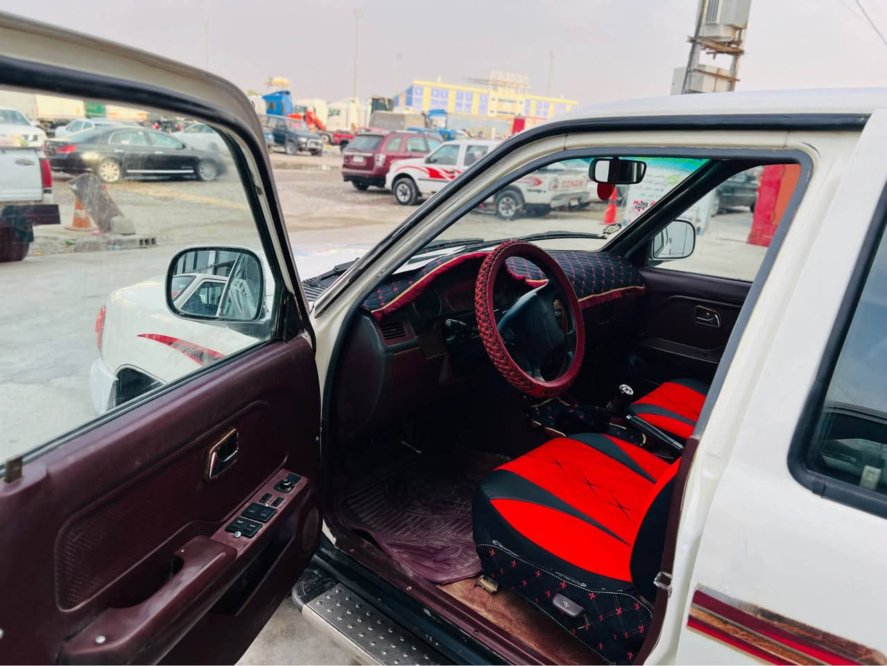 ئەم دێرە جوانە بۆ فرۆشتن مۆدێلی ٢٠٠٩ مەکینەو گێڕ و ئەکسلی بەشەرت مەکینەی تازە خراوەتە سەری ئیماراتیە سەنەوی و ئەوەلیاتی حاسیبەی بە شەرت سەیارەکە دینارێک مەسروفی نیە ماڵی دۆست و ئیش کردنە سعرەکەشی ٤٠ گڵا و ماعمەلەیەکی برایانە 
ژ.م *********** كالار, السليمانية
