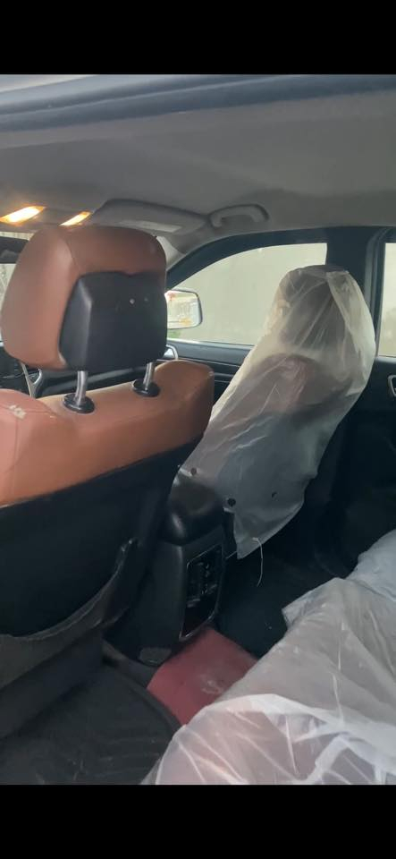 جيب لاريدو 2013 مصبوغه جماليه محرك 3600 سياره نظيفه حلوه حداديه تايرات تبريد كهربائيات كله جديد بلاد بيهه ضربه خفيفه جدا بالجاملغ الخلفي ايرباك سليم وارد امريكي السياره عليهه طلب 20 ورقه ع المشتري لان اني منزل من سعرها 
رقم بغداد انكليزي سنويه 30
ترهم مراوس  السعر97. 
***********
