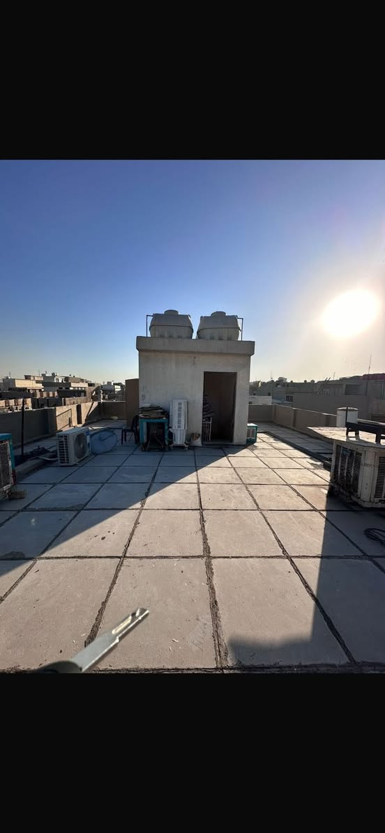بنايه للبيع
الموقع : ساحه الطيران شارع مطعم الصادق منطقه كم الارمن 

المساحه: 125 متر  واجه 10 متر 
مكونه من 3 طوابق كل طابق شقتين 

سنه البناء : 2018

ملك صرف سكني بأسم والدي البنايه مؤجره بلكامل عوائل  الوارد الشهري 1.650.000 قابل للزياده 
رقم الهاتف :*********** متوفر واتساب
