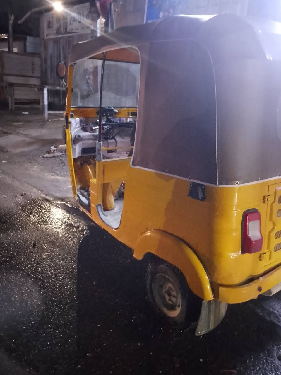 سلام عليكم تكتك 2018مكفوله بس دوس وبرد قليل بل لغد حلوه ميكينته خرسه تخم تاير جديد وسبير جديد مكاني بغداد الكماليه السعر 6 و300 وبيه مجال رقم ***********
