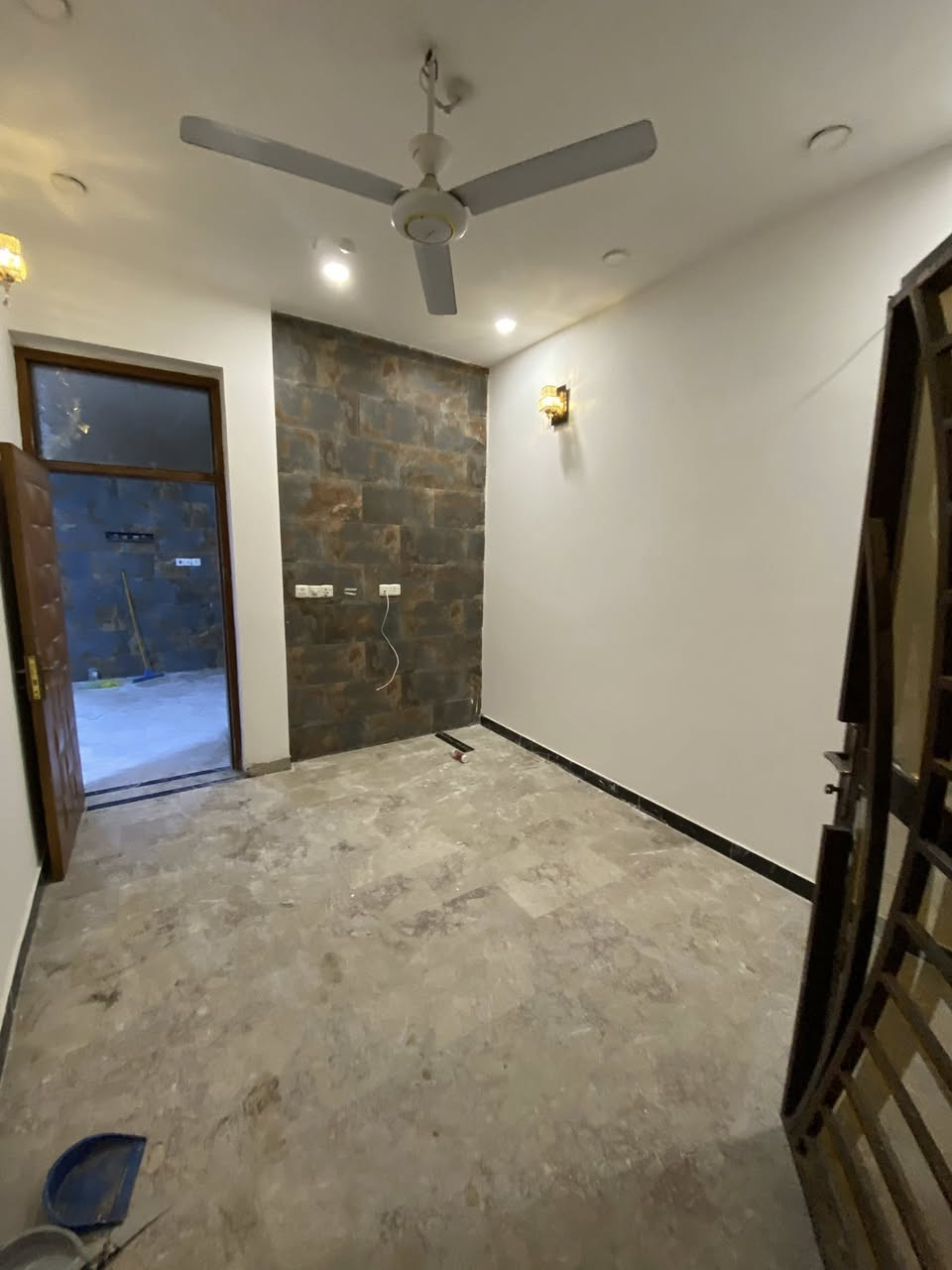 🔥للايجار في السيدية زيروو بيت مساحة 80متر👇🏻
يحتوي مدخلين

 3غرف

صالة

مطبخ

خدمات عدد 2

لايجار مليون و 250وبي مجال

 

للاستفسار والتواصل 

***********. العقاري زين العابدين الشمري
