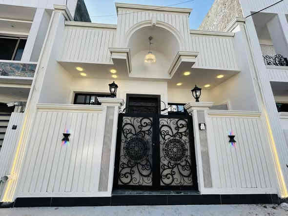 � السلام عليكم    

🏠 بيت للبيع مساحة 100م طابق ونص🏗️

📐 واجهة: 6.25م | نزال: 16م | 

📍الموقع ؛الدوره_البوعيثه_السلطان_الثالث

✨ المواصفات:

✅ 2 غرف نوم مريحة

✅ صالة واسعة + منور

✅ مطبخ عملي

✅ 2 حمام

✅ ديكورات عصرية + إنارة داخلية مميزة

✅ درج ألمنيوم جام

📑 نوع العقار: طابو زراعي – سند 25

📞 للاستفسار:*********** (اتصال أو واتساب)
