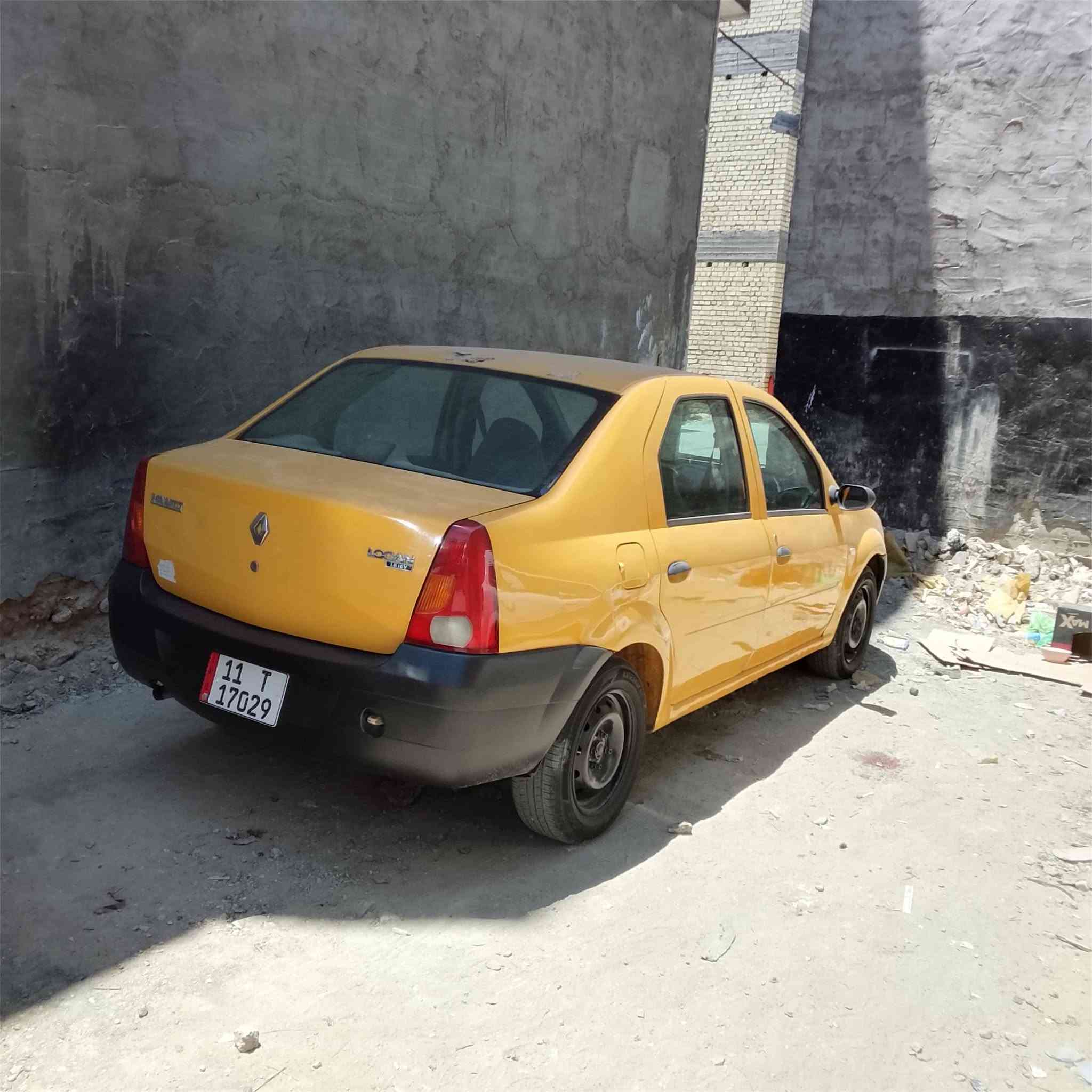 رينو لوكان 2009 محرك 1600 مصفره هيئه وغرامه سياره كامله *********** بغداد كريعات 37 ورقه
