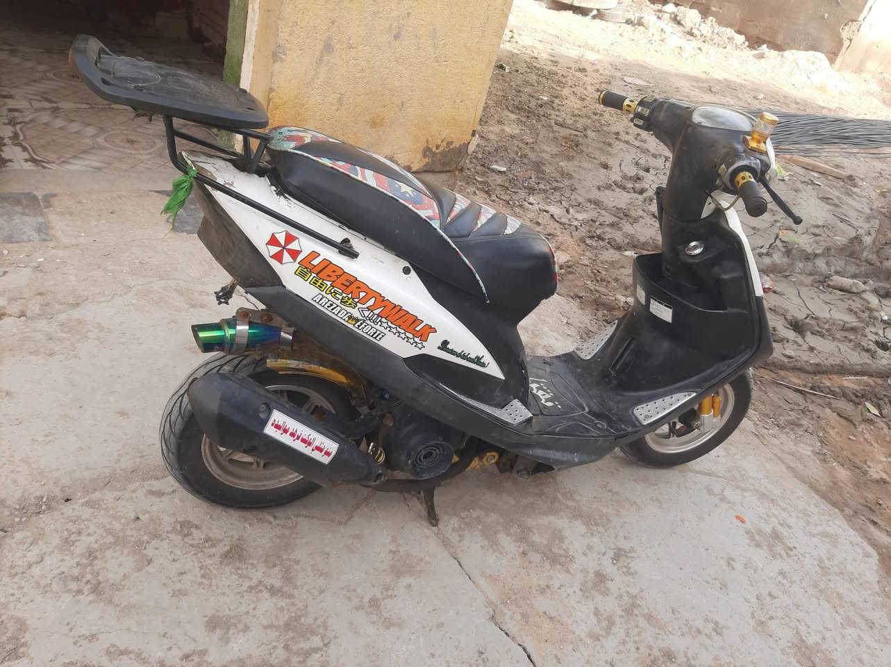 سلام عليكم ماكس عدله مزوده بوشه 55كلشي شغال بيه ماعداه السلف يصلح نقص بيه كم برقي بلكفرات فقط معه اعطاء نصف اغراضه الاصليه دراجه كامله السعر 650وبيه مجال مستعجل على البيعه عنواني بصره ابو الخصيب شارع حمدان قرب مركز شرطه رقمي *********** وتواصل فيس بوك فقط
